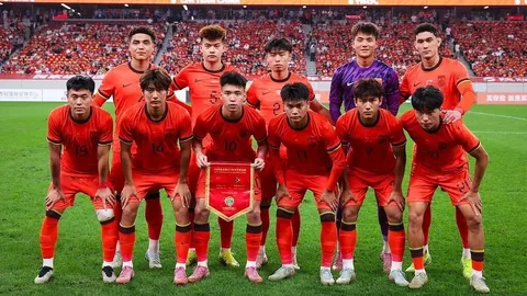 射击世界杯总决赛：中国队一日斩三金夺冠